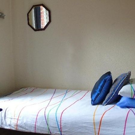 Colebrook Guest House ファーンバラ エクステリア 写真