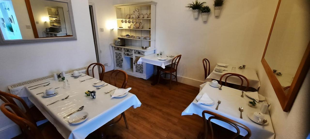 Colebrook Guest House ファーンバラ エクステリア 写真
