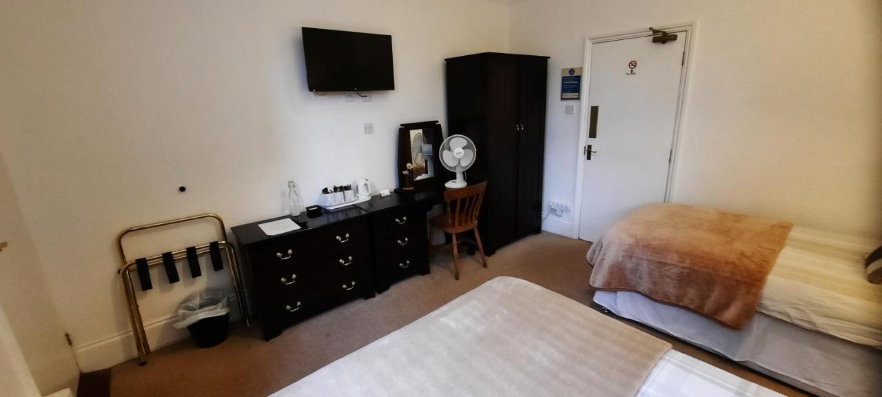 Colebrook Guest House ファーンバラ エクステリア 写真