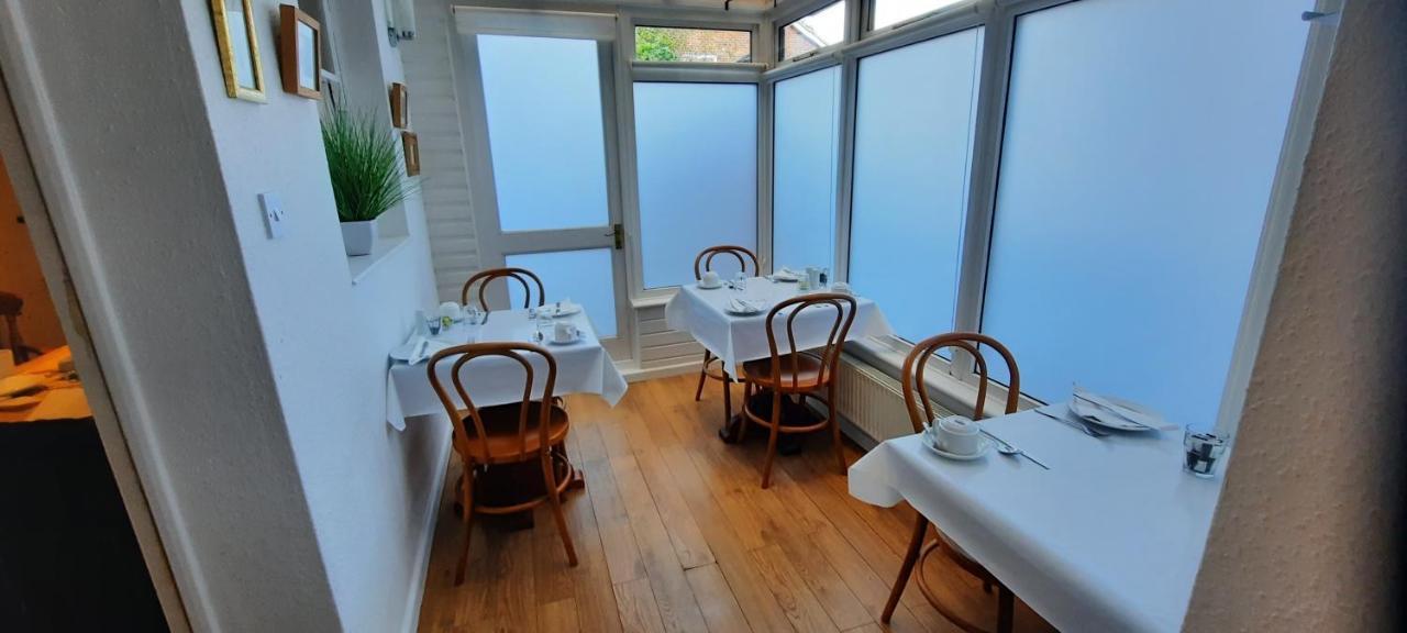 Colebrook Guest House ファーンバラ エクステリア 写真