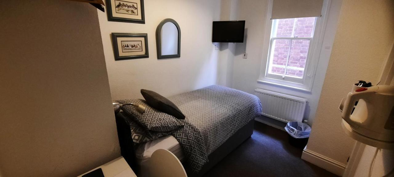 Colebrook Guest House ファーンバラ エクステリア 写真