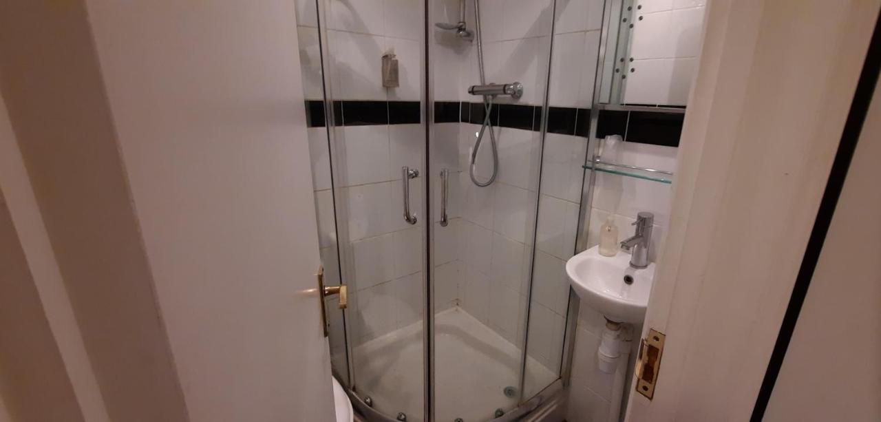 Colebrook Guest House ファーンバラ エクステリア 写真